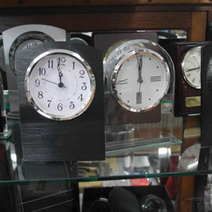 Mantle wall clocks